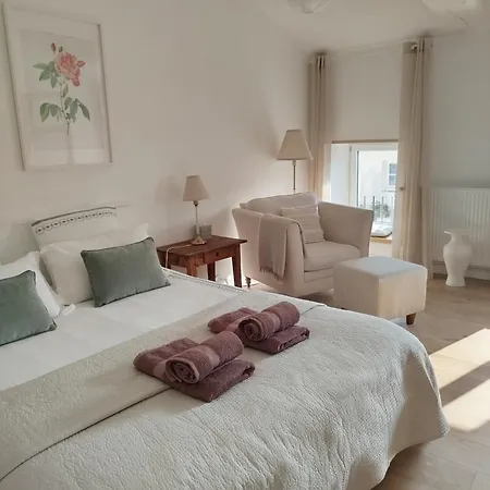 Frühstückspension D'hotes La Cour Charentaise 3*