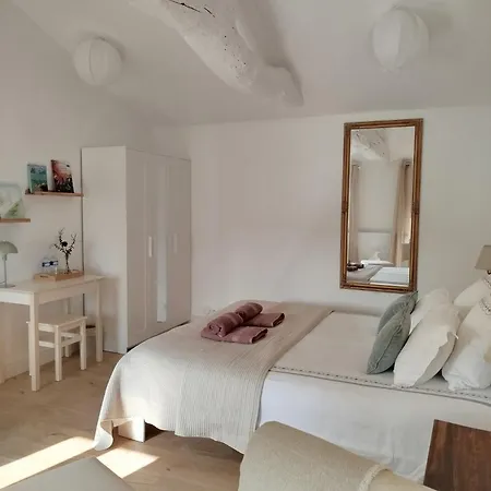 D'hotes La Cour Charentaise Frühstückspension Mortagne-sur-Gironde